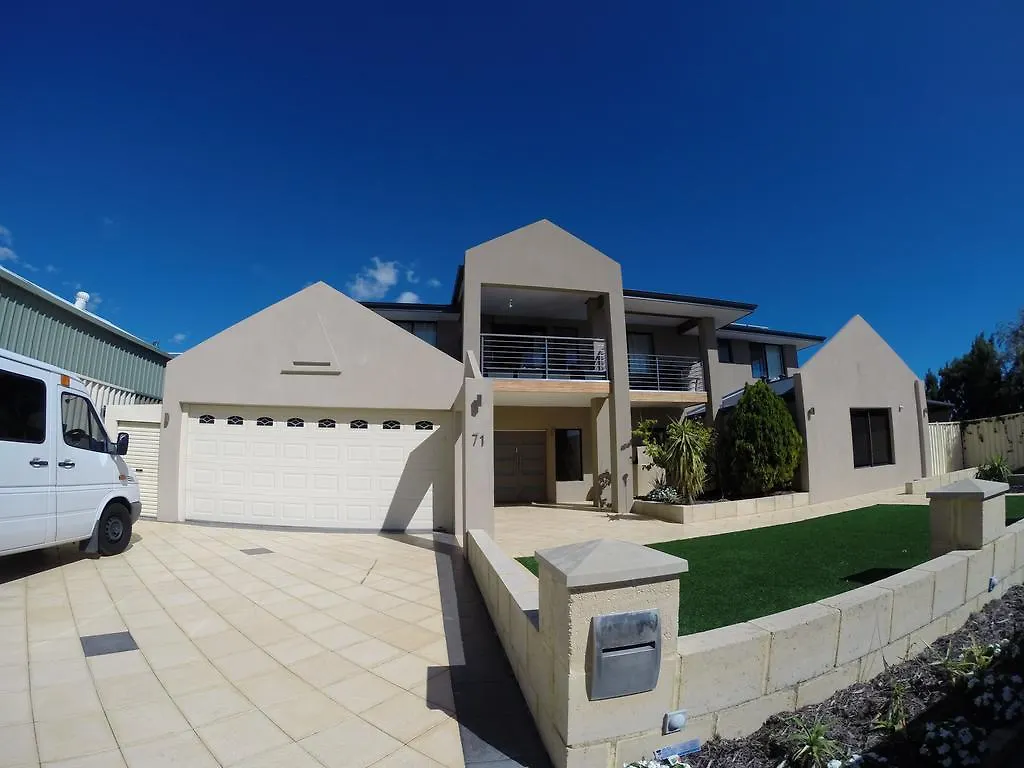 Ocean Reef Homestay Perth 0*,  Australia