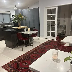 Bed & Breakfast Whitfords Delight, Perth